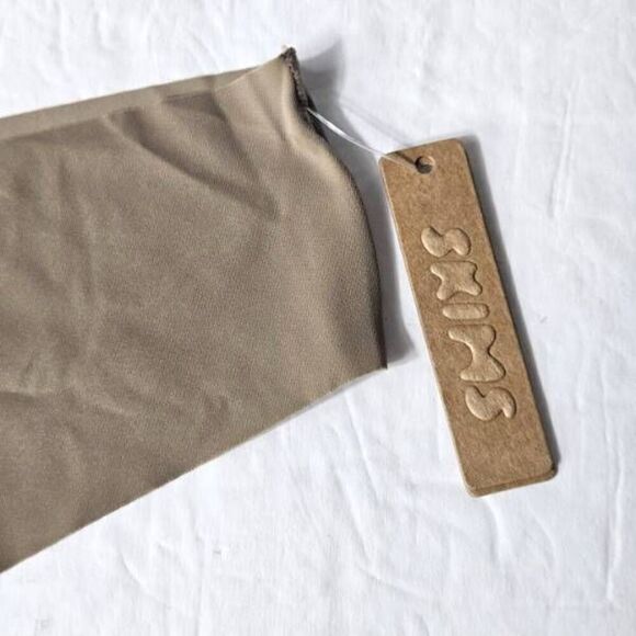 Skims bikini panty Nwt - Picture 2 of 7